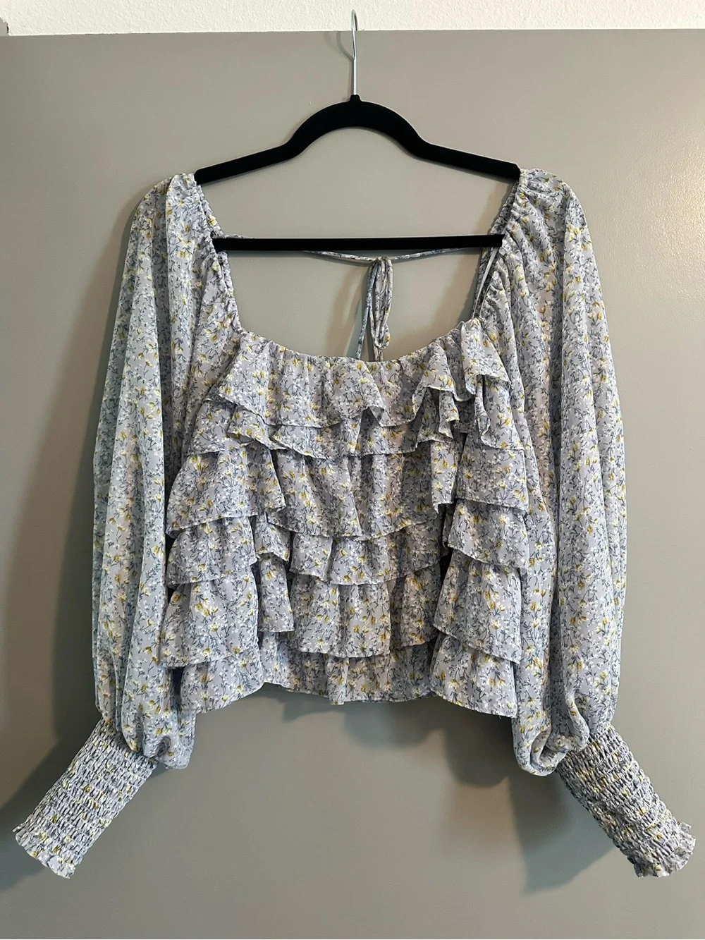 ASTR The Label Floral Peasant Ruffled Smocked Top Ditsy Blue Size M